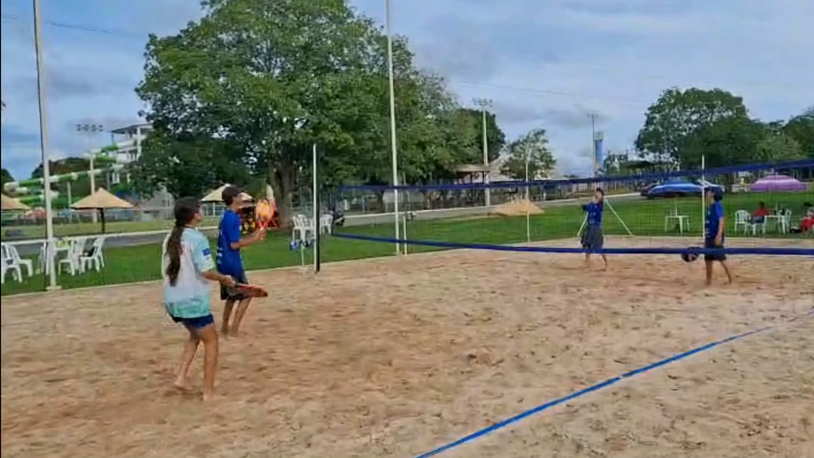 Aulas de beach tennis com o instrutor Rodrigo Galindo